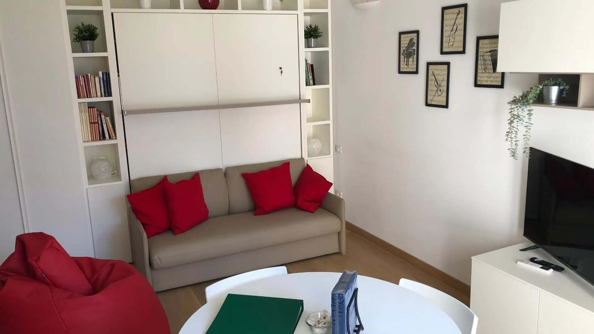 Music House - Carozzi Apartments Milan 0*,  Italy
