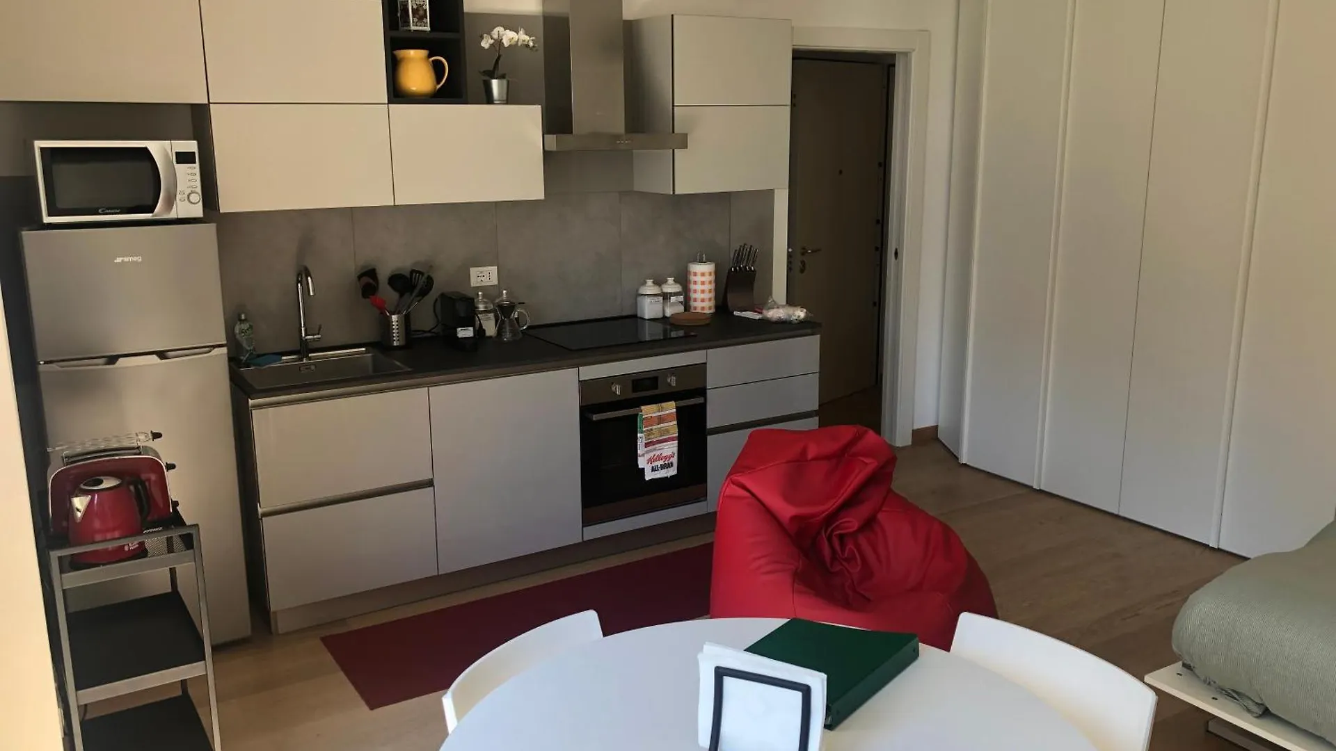 Music House - Carozzi Apartments Μιλάνο